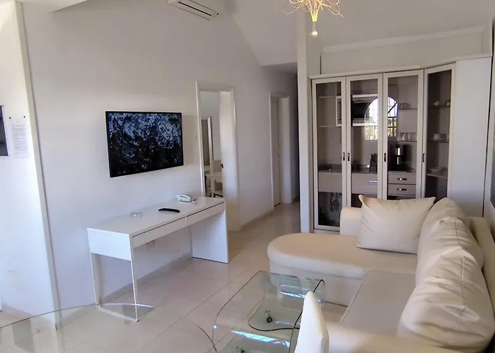 Parque Del Paraiso Ii *