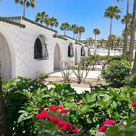 Parque Del Paraiso Ii ホテル 3*